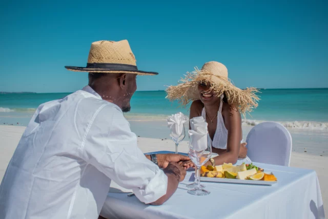 Your romantic dinners on the beach for an unforgettable moment 💍🥂 Just the two of you !

#discovermadagascar #madagascar #travelmadagascar #soundsgroup #madirokely  #nosybe